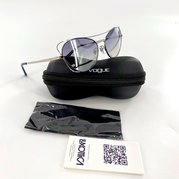 Vogue
Eyewear Women's Sunglasses, VO4070S - Picture 9 of 9